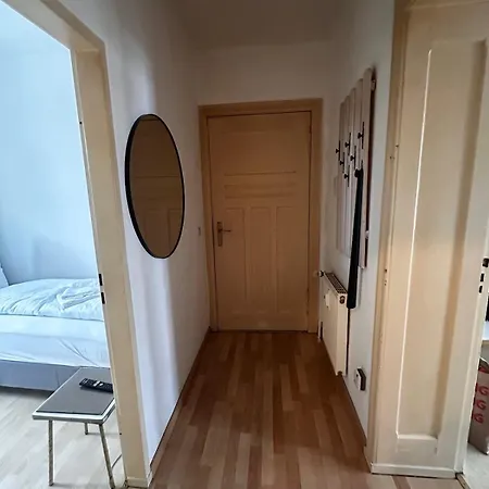 2-zi-wohnung Und Parkplatz Für Geschäftsreisende Apartamento