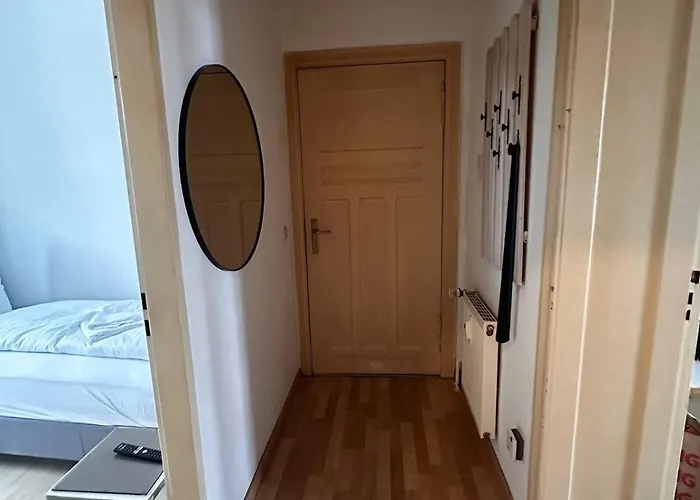 2-zi-wohnung Und Parkplatz Für Geschäftsreisende Apartamento